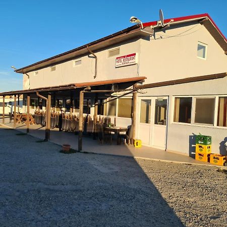 Hotel Safta Residence Pielestii Exterior foto